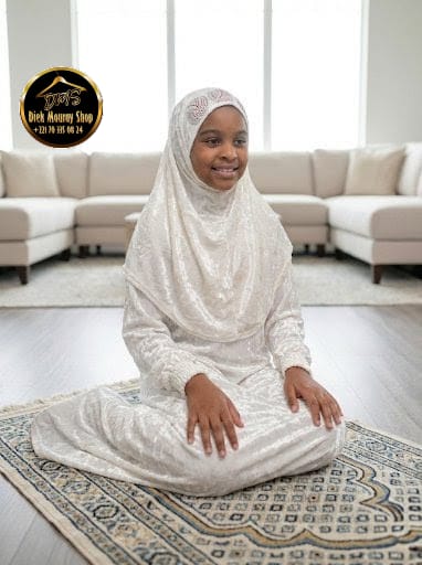 👗 Robe en velours avec voile assorti – Élégance pour fille