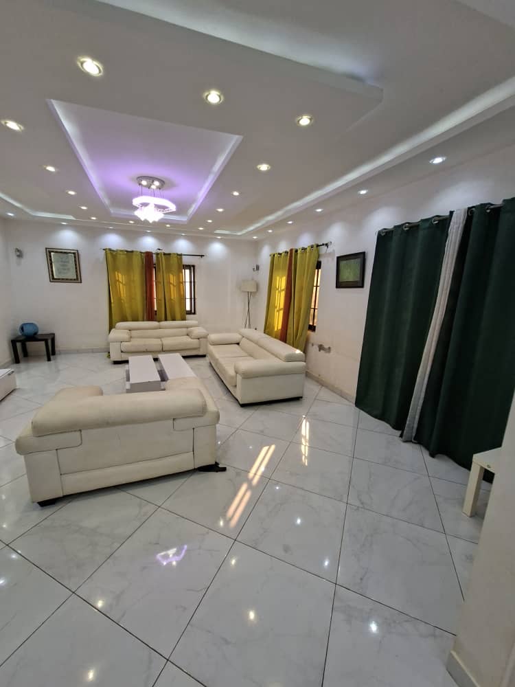 Villa 5 Chambres Autonomes à Vendre à Calavi Maria-Gléta – Bénin