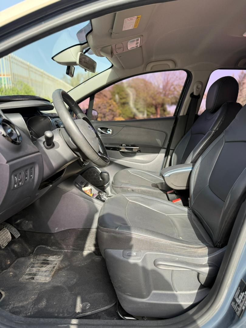 RENAULT QM3 2016