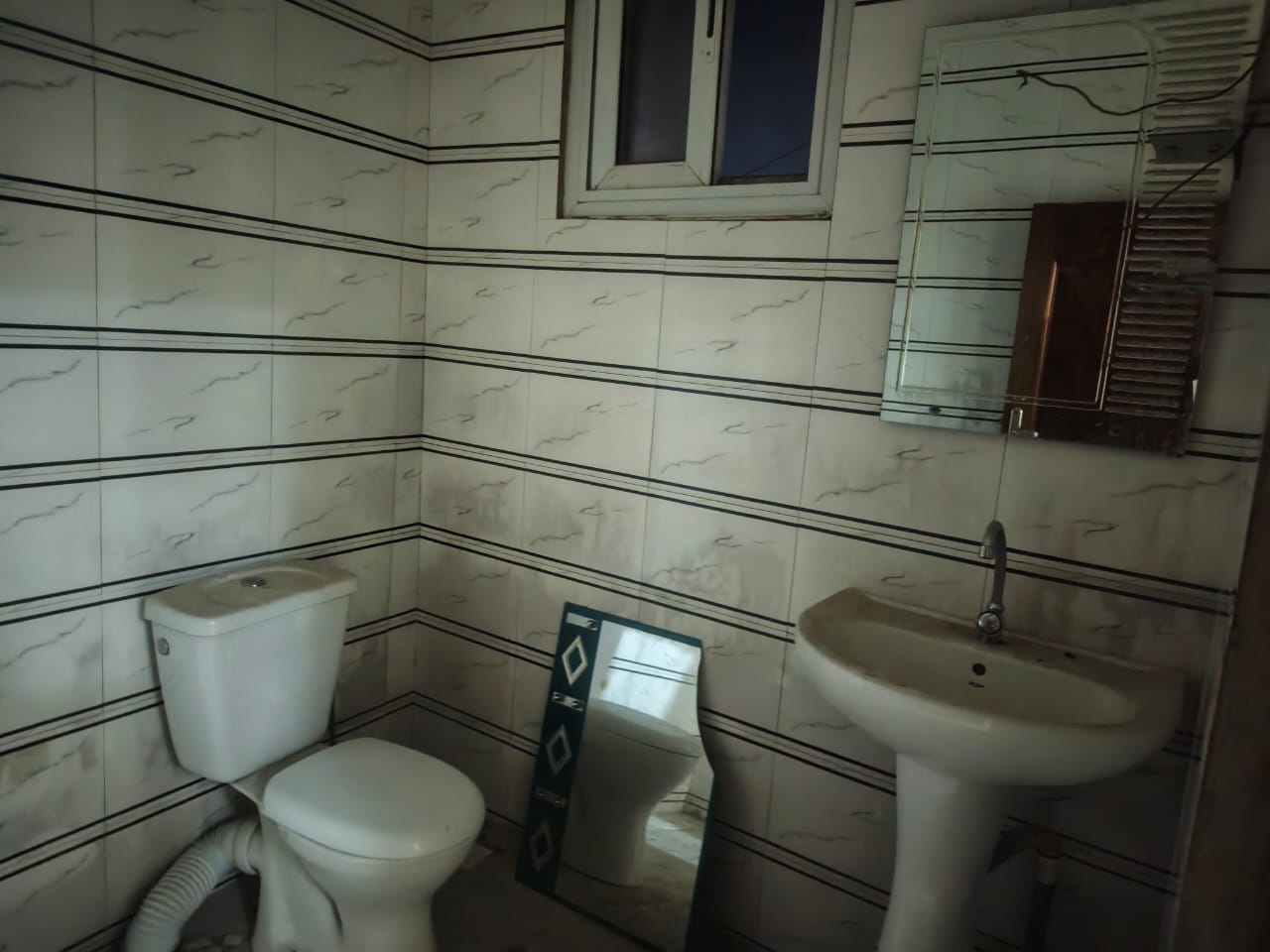 Appartement F4 à louer à Yoff, Dakar – 3 chambres salon