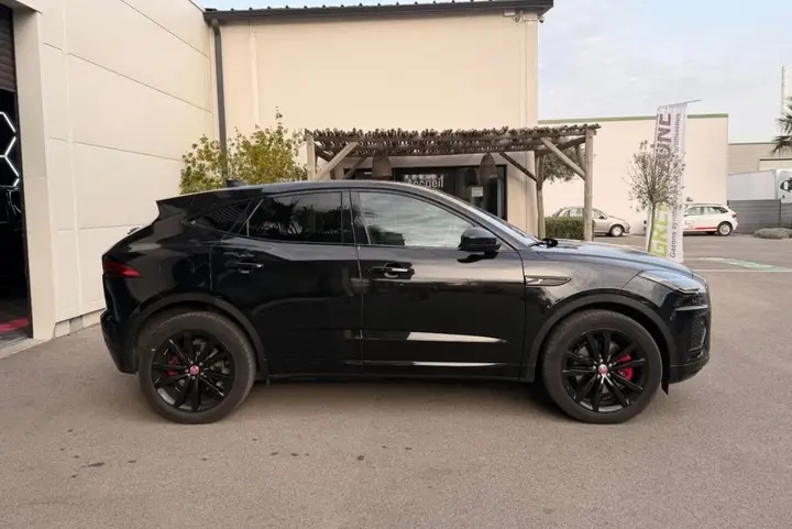JAGUAR E-PACE P300e