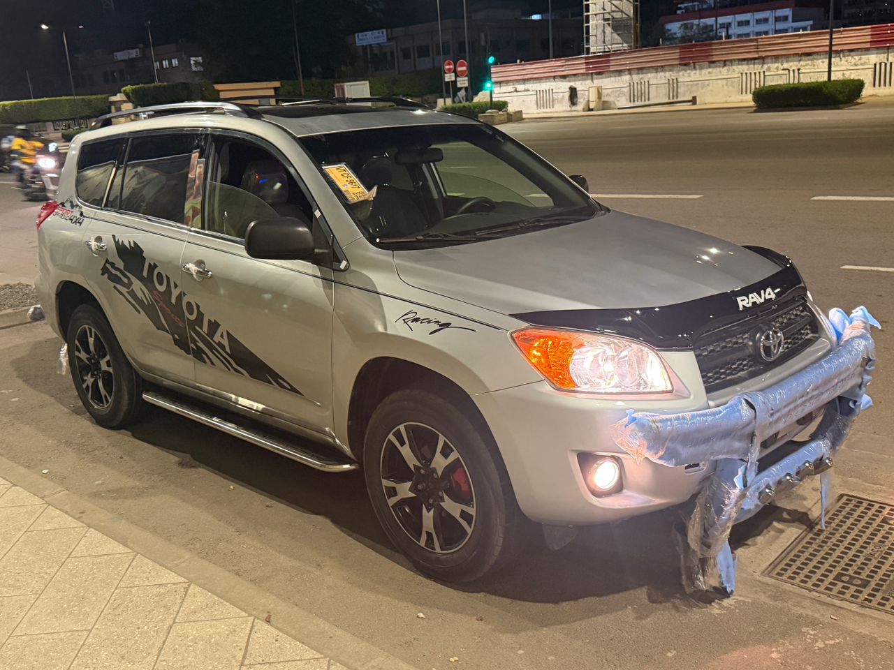 TOYOTA RAV4