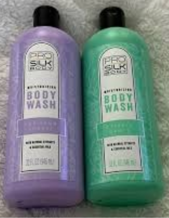 Gel douche hydratant Pro Silk pour les peaux sèches ou sensibles qui désirent à la fois hydratation et propreté.