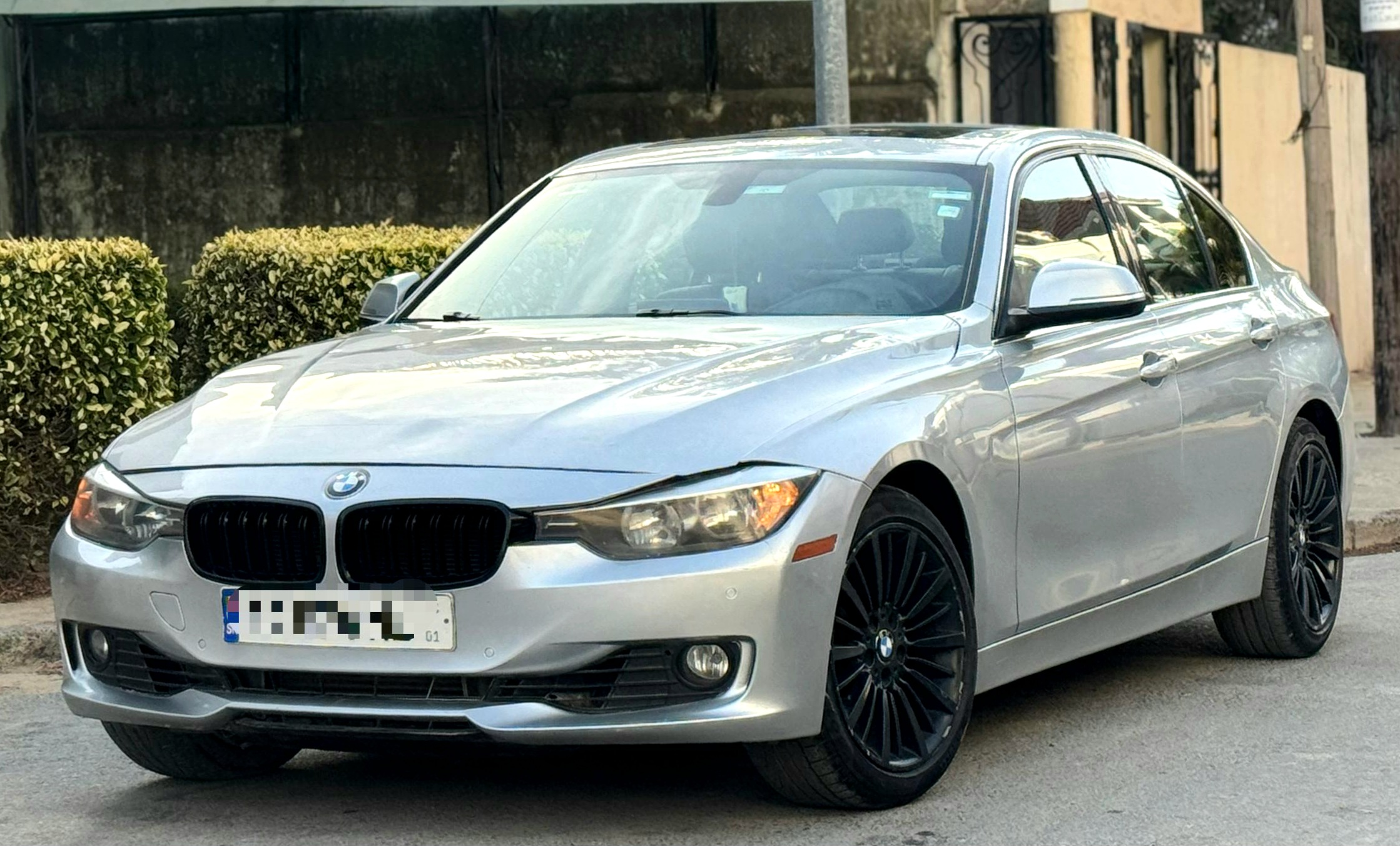 BMW SERIE 3 AUTOMATIQUE ESSENCE 2015