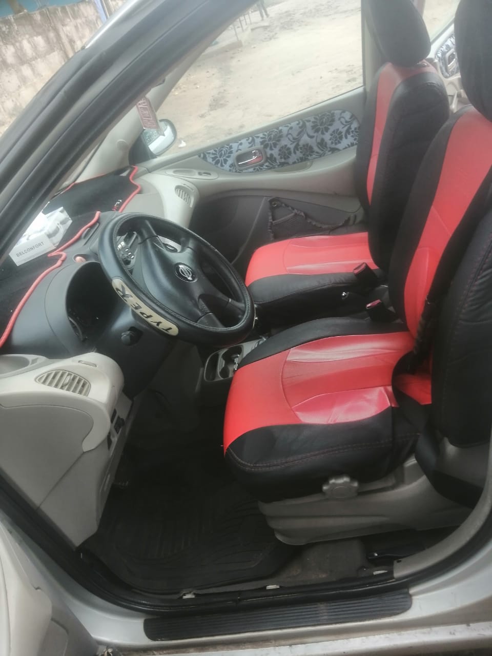 Nissan Almera Tino Occasion