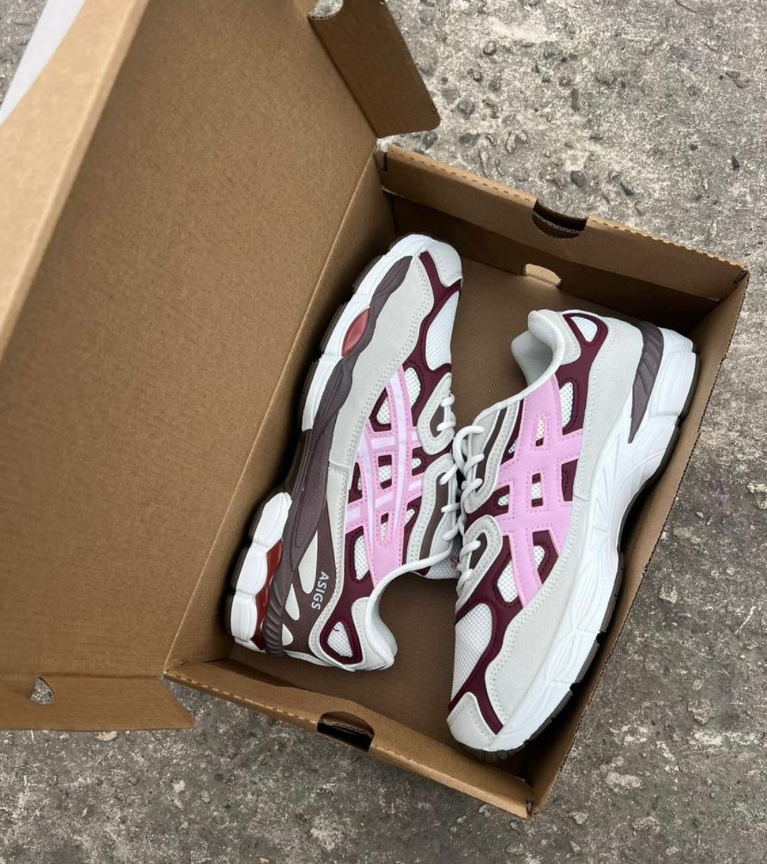 Chaussures ASICS Sneakers sport et lifestyle confortables et performantes