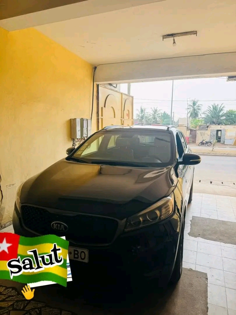 Kia Sorento 2018 automatique essence à vendre à Lomé