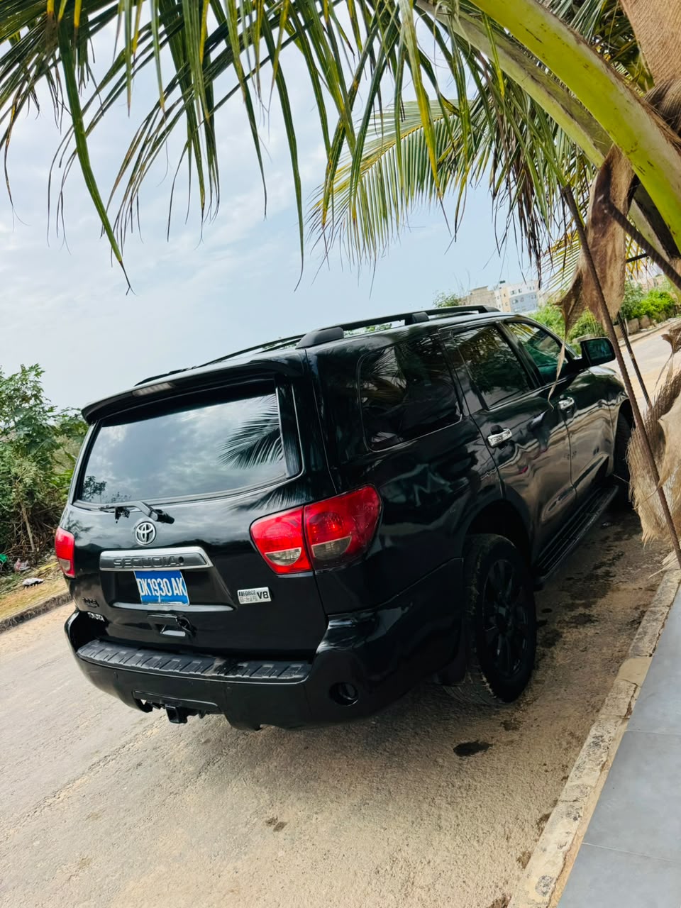 TOYOTA SEQUOIA 2012