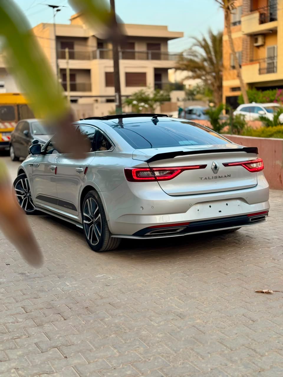 RENAULT TALISMAN SM6*