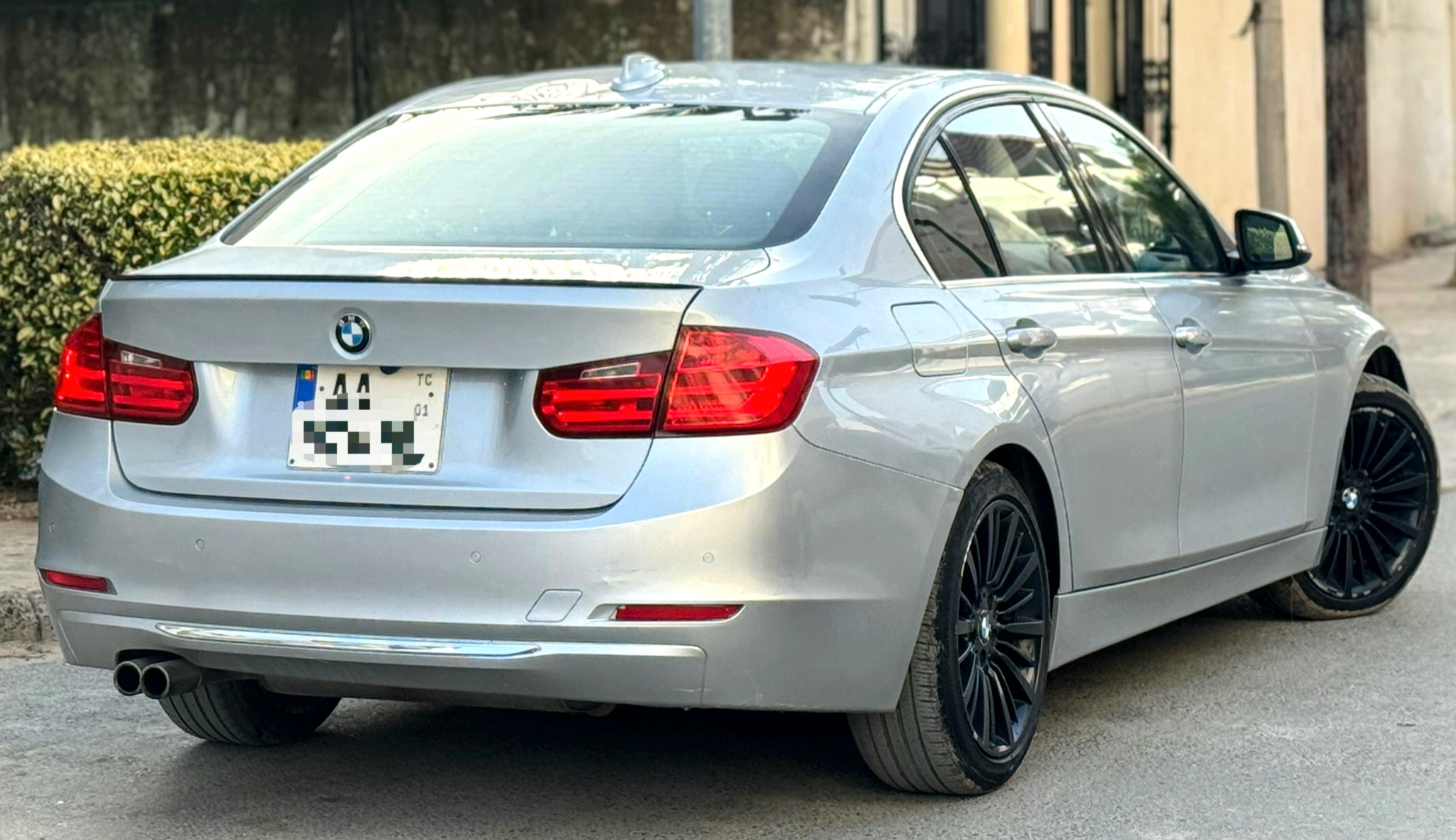 BMW SERIE 3 AUTOMATIQUE ESSENCE 2015