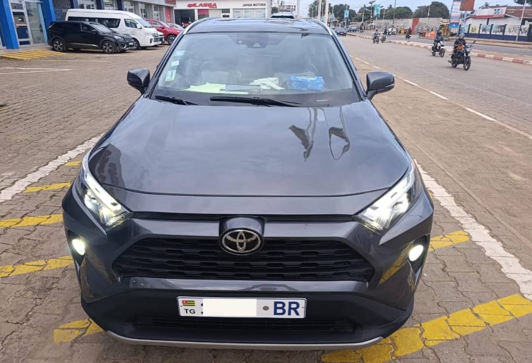 VENTE TOYOTA RAV4 ANNÉE 2023