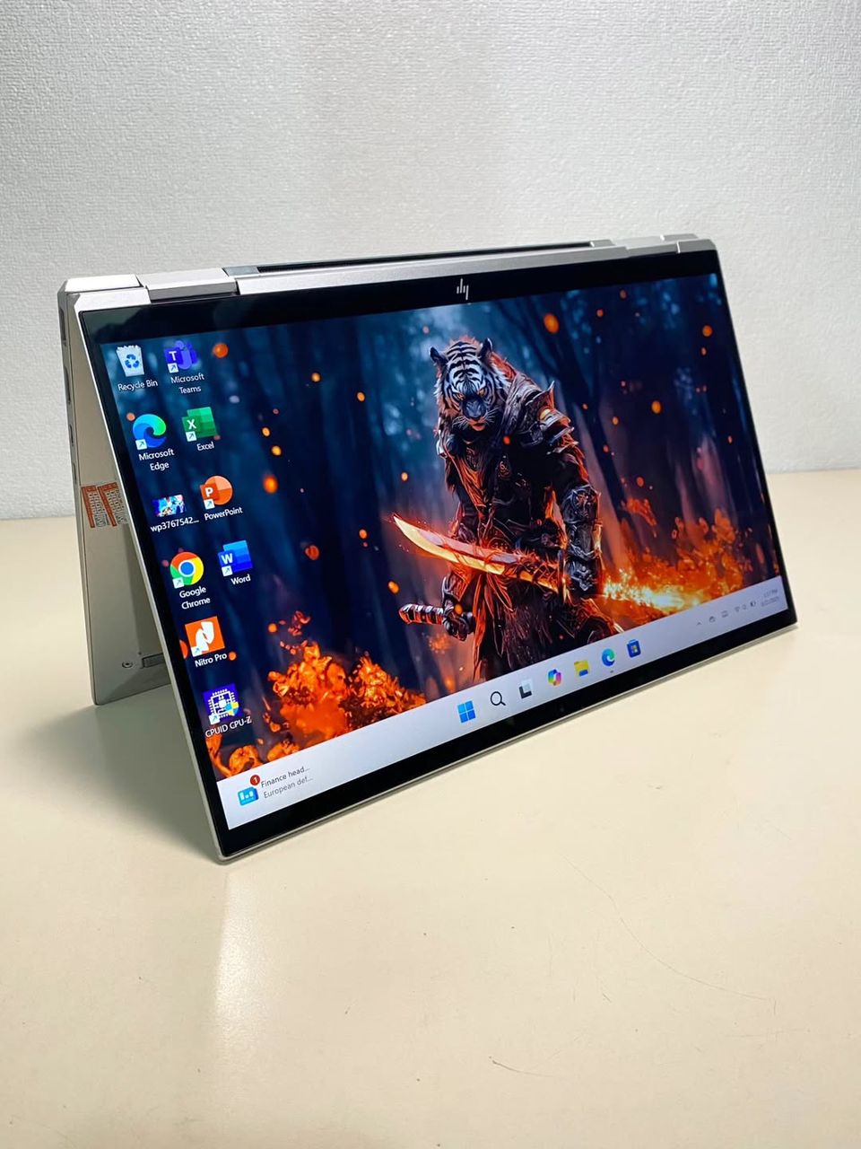HP EliteBook x360 1040 G7 intel core i5 vPro de 10ème génération