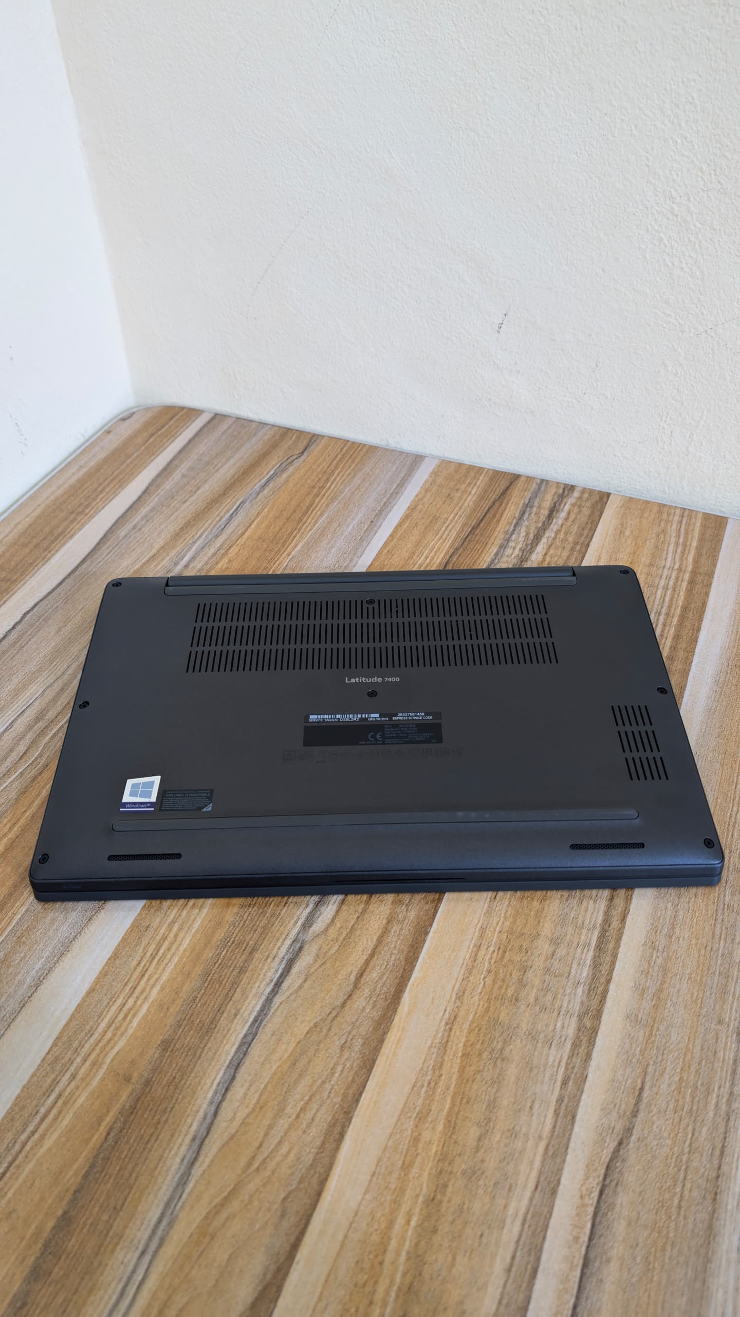 Dell latitude 7400 intel core i5 Vpro
