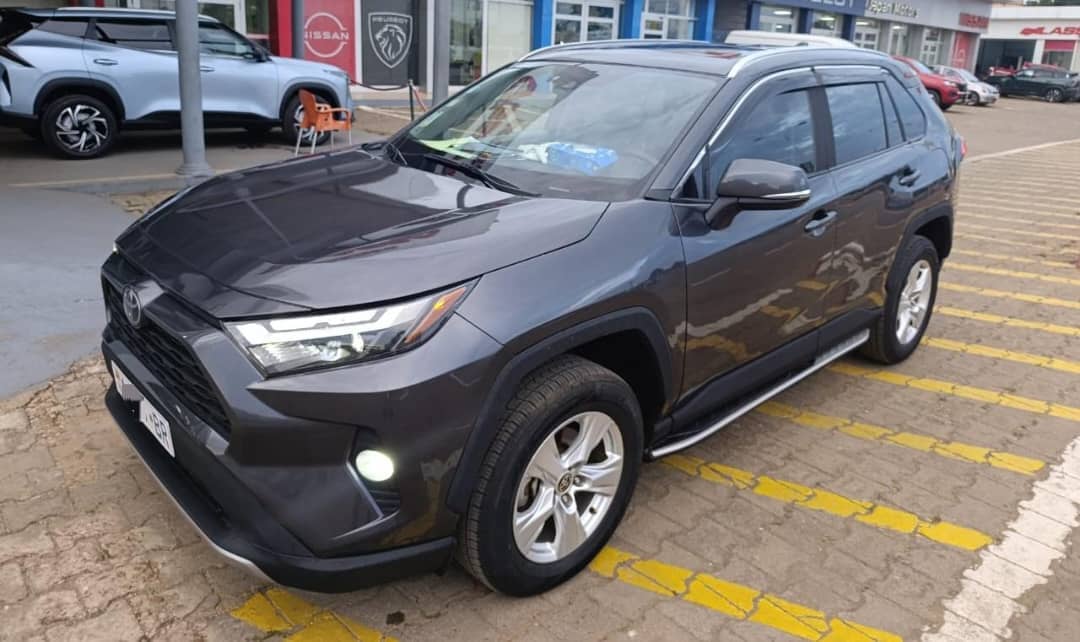 VENTE TOYOTA RAV4 ANNÉE 2023