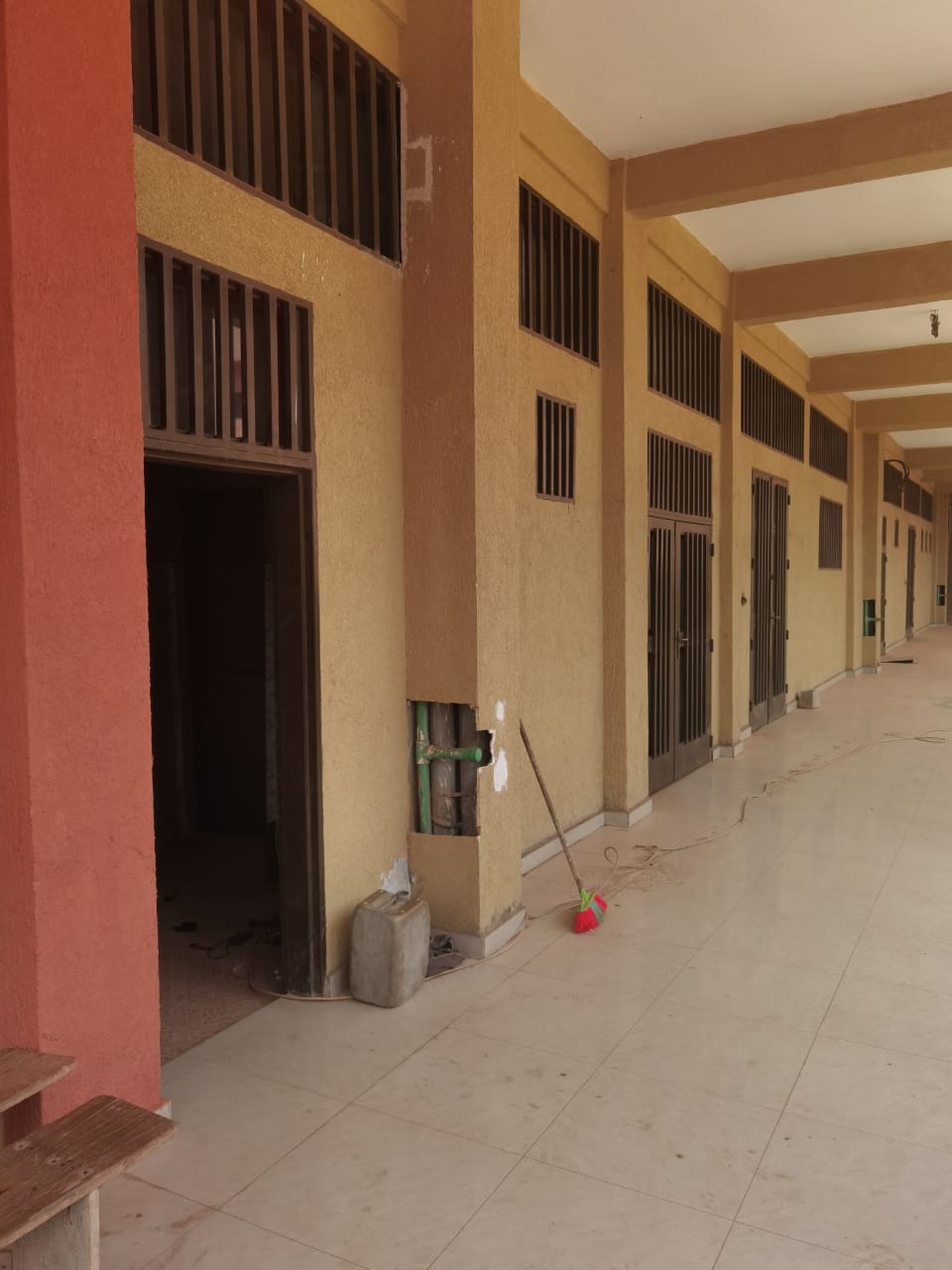 Immeuble R+4 avec grand sous-sol à vendre au centre-ville de Ouagadougou