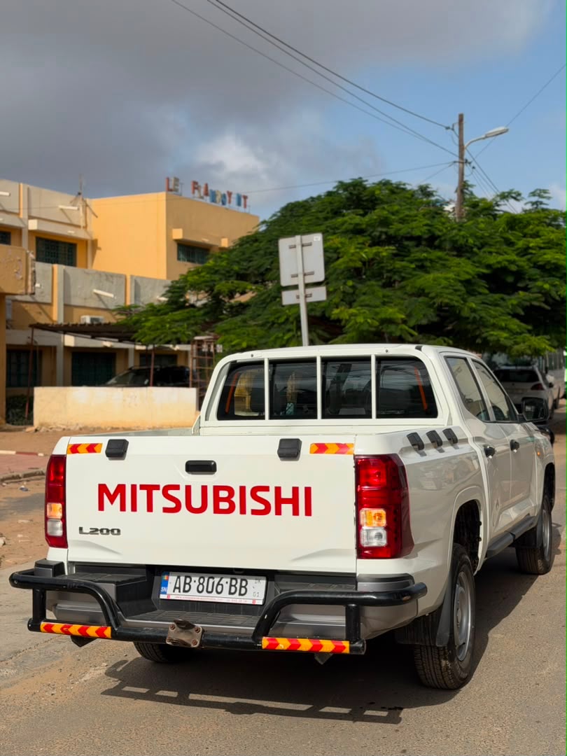 MITSUBISHI L200 2025