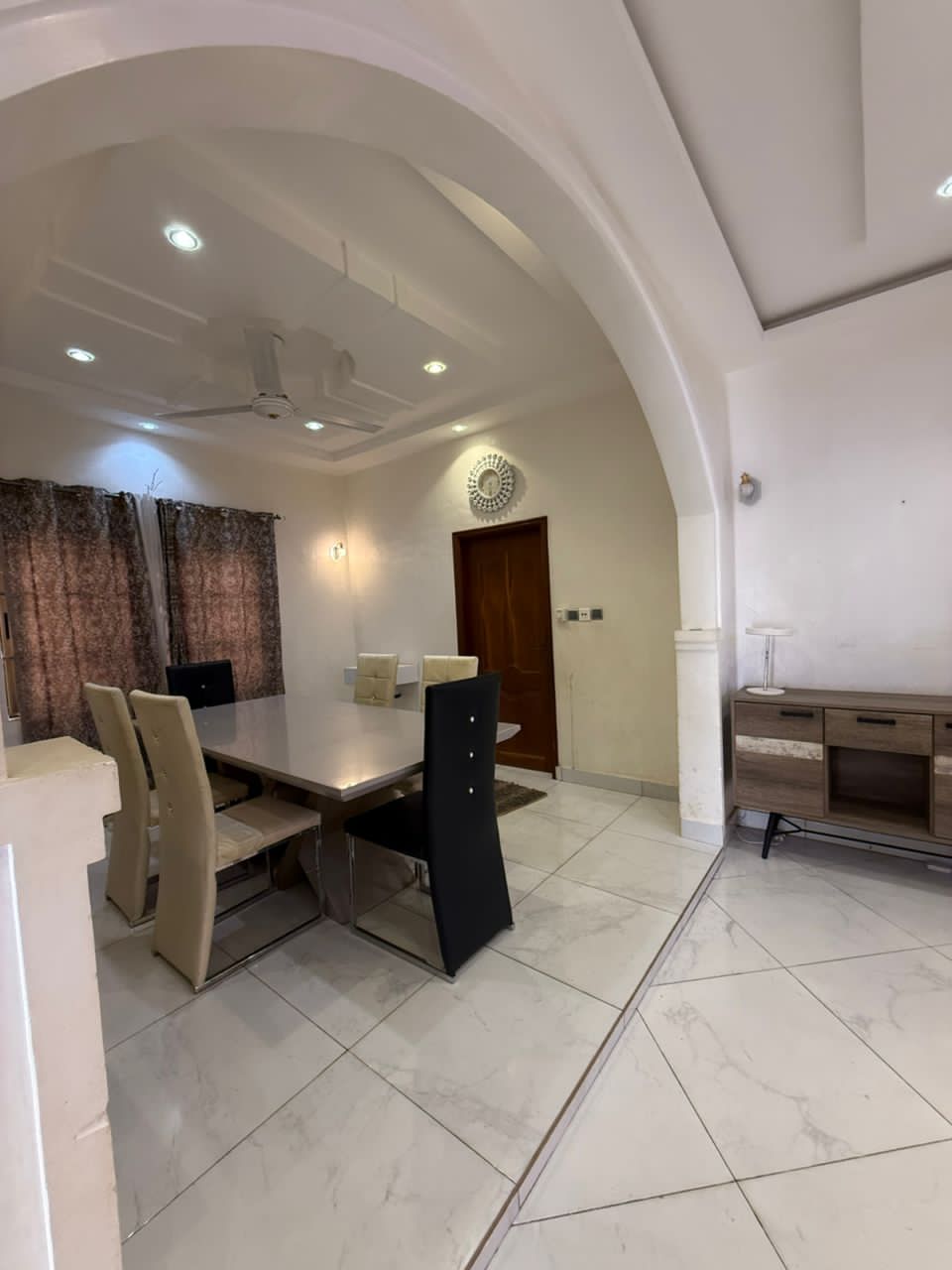 Villa 5 Chambres Autonomes à Vendre à Calavi Maria-Gléta – Bénin