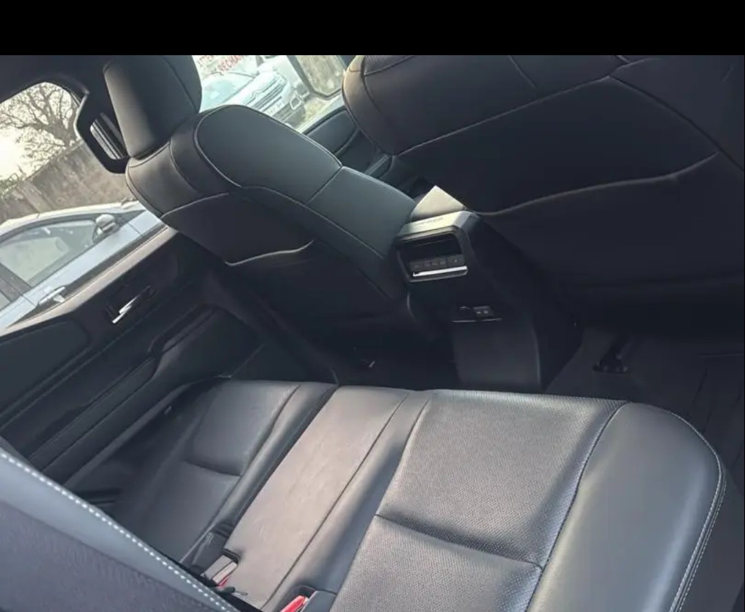 Toyota Prado 2025 essence automatique