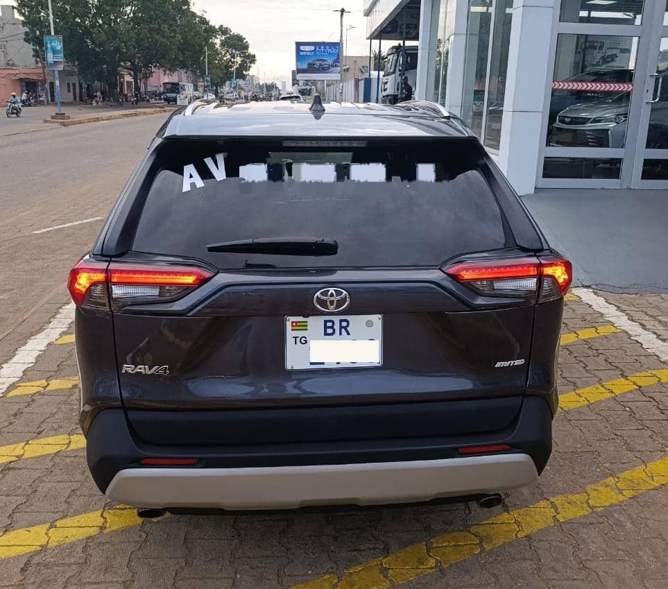 VENTE TOYOTA RAV4 ANNÉE 2023
