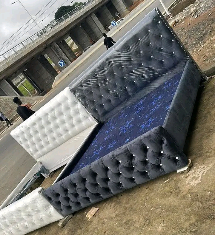 Lit 3 places
