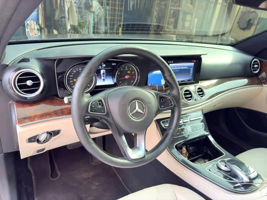 Mercedes-Benz E300 2016 automatique