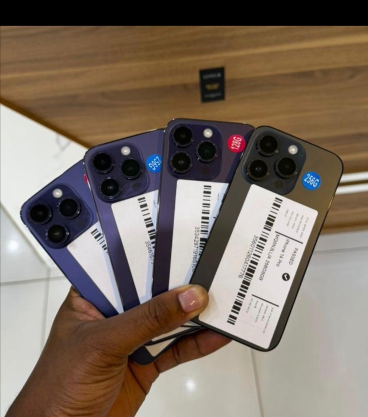 iPhone 14 Pro Max venu propre à Cotonou