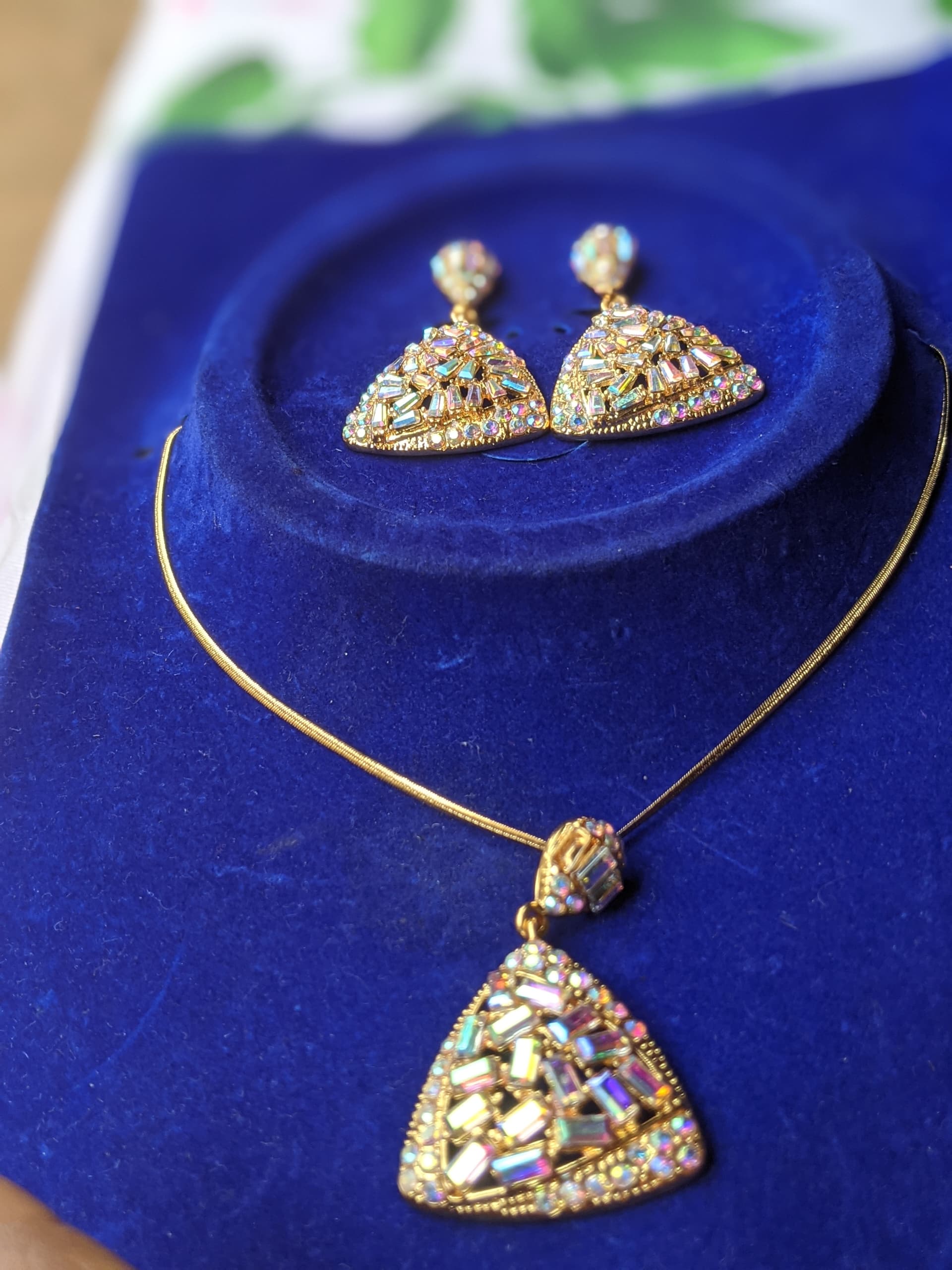 Ensemble de bijoux élégants pour femme Colliers boucles d’oreilles tendance