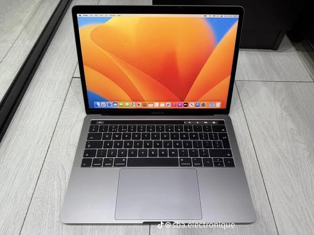 MacBook pro core i7 2017