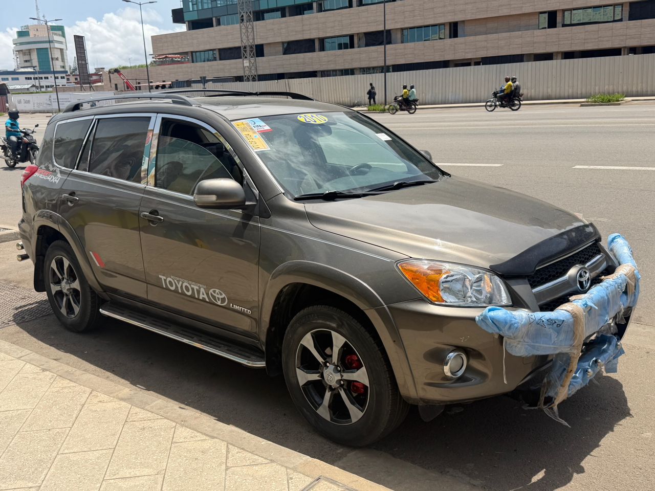 TOYOTA RAV4