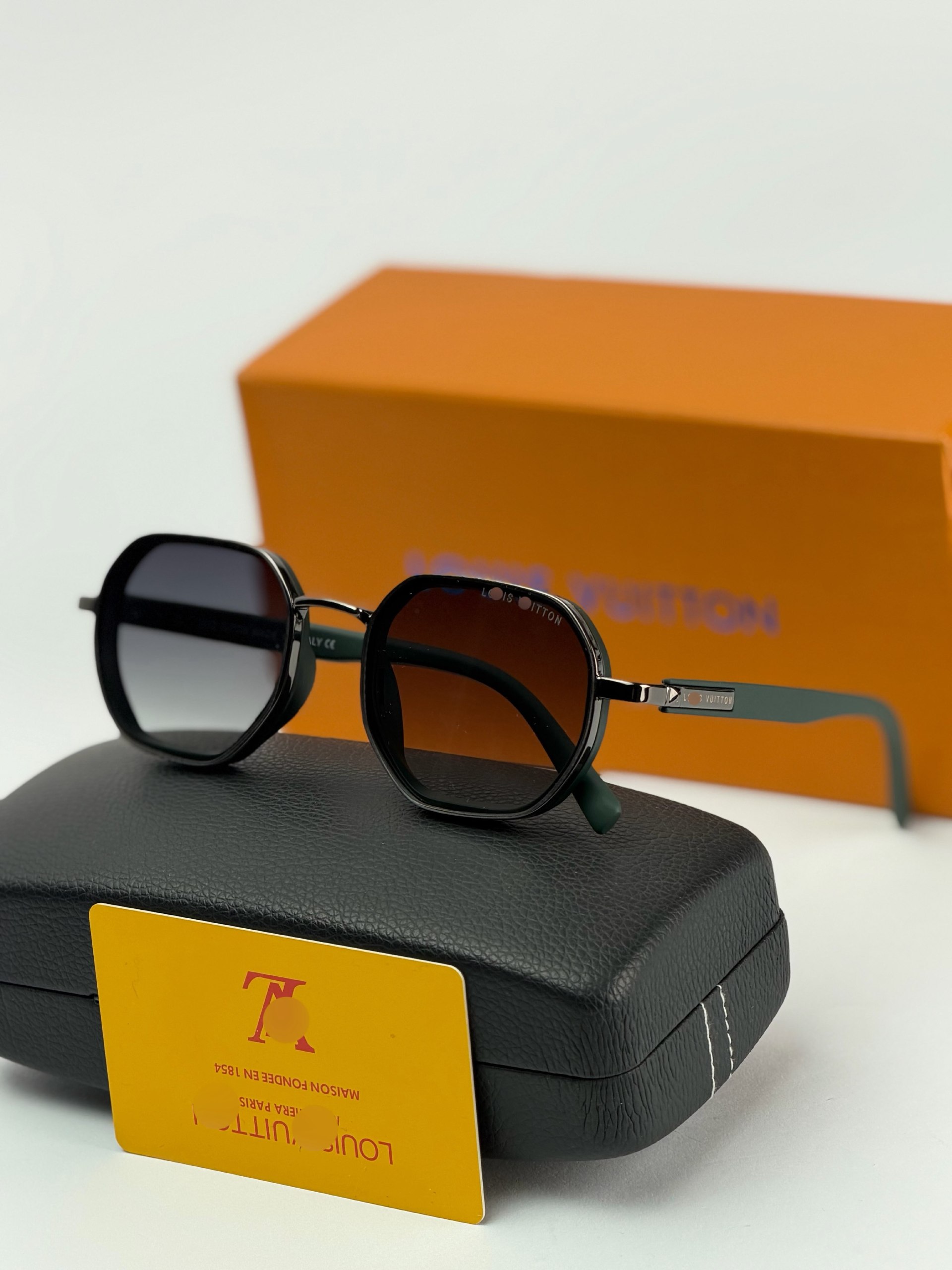 Lunettes de soleil tendance homme & femme