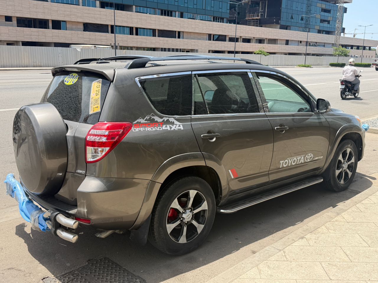 TOYOTA RAV4