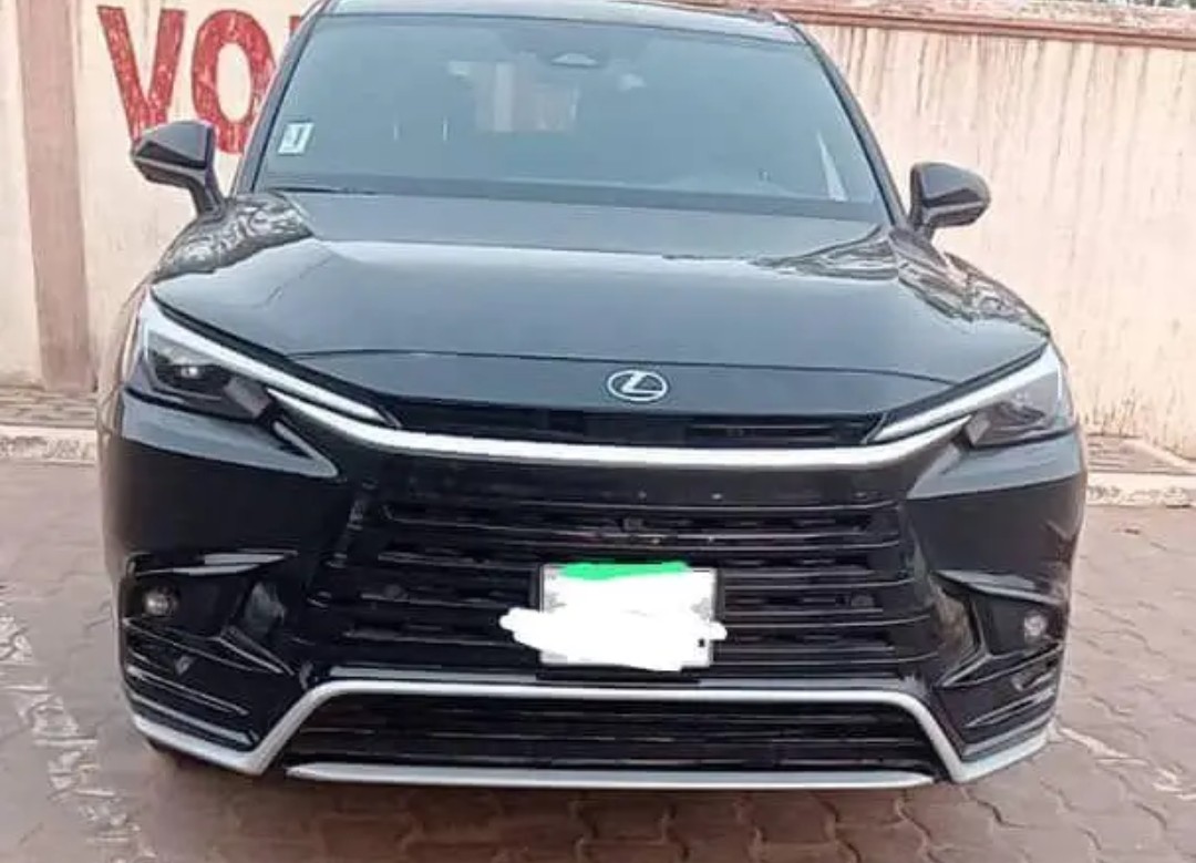 🚙 Lexus TX 500h 2024 essence automatique