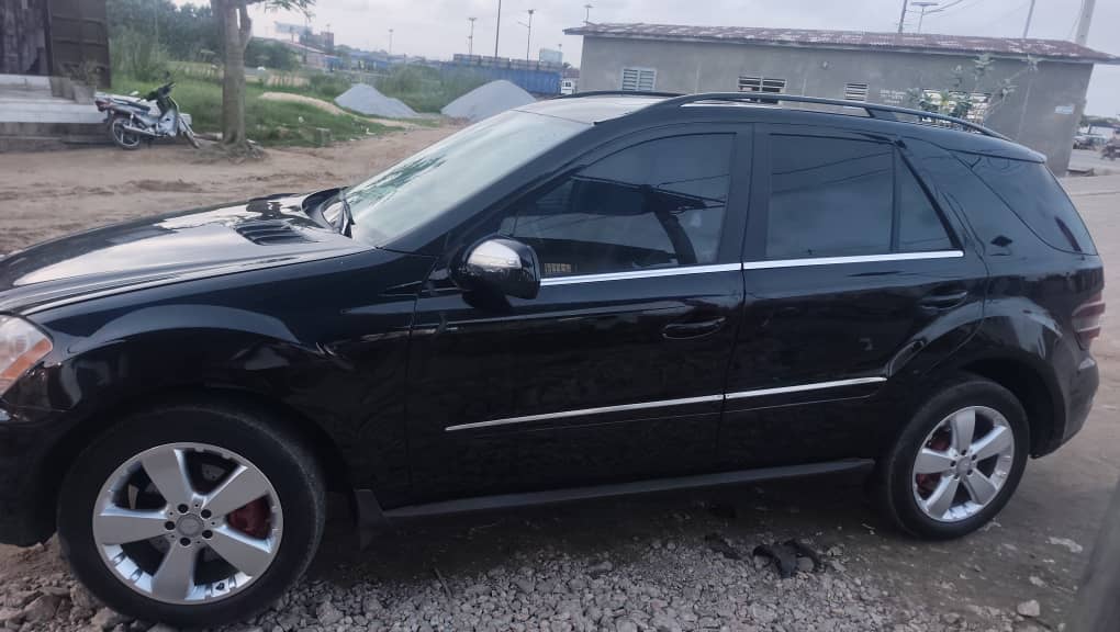 Mercedes-Benz ML Série BZ – 6 Cylindres, Très Propre