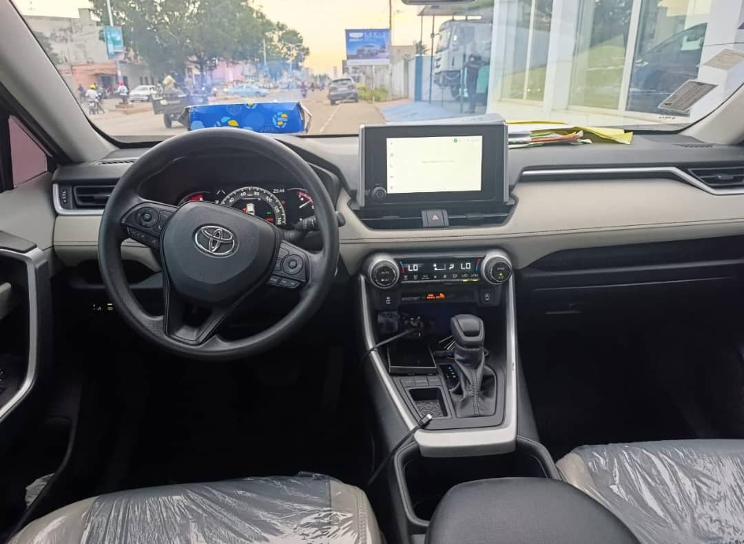 VENTE TOYOTA RAV4 ANNÉE 2023
