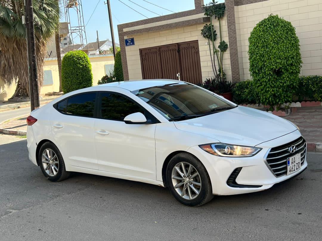 hyundai avante année 2017 automatique essence