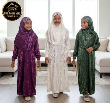 👗 Robe en velours avec voile assorti – Élégance pour fille