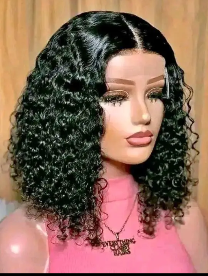 Perruques synthétiques et tête de mannequin