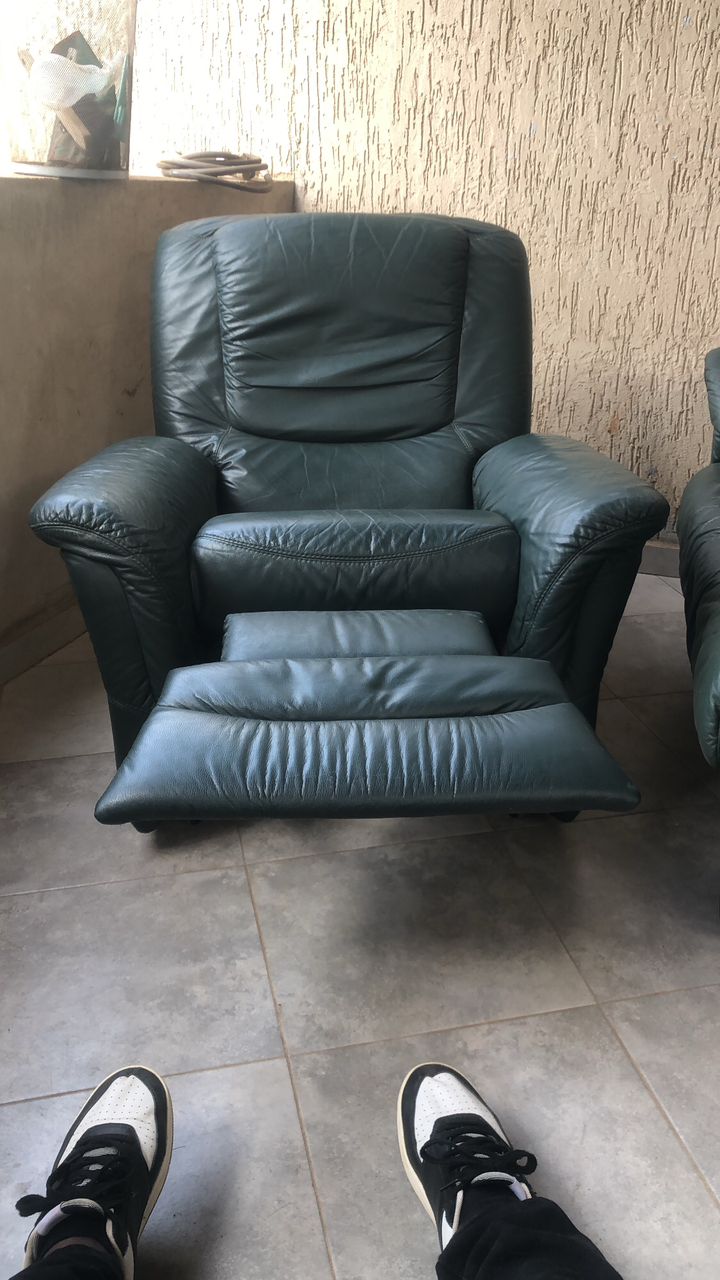 Salon Prestige en Cuir Vert Foncé (Canapés + Fauteuils Relax)