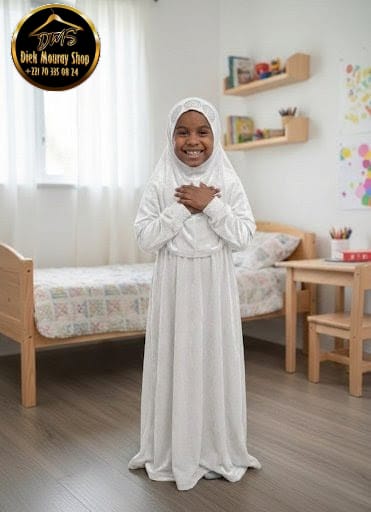 👗 Robe en velours avec voile assorti – Élégance pour fille