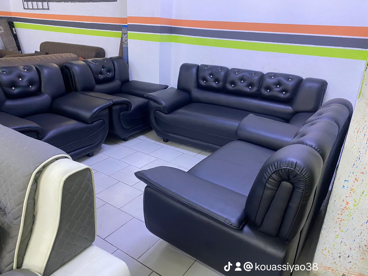 Fauteuil salon en cuir moderne