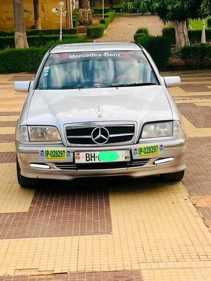 Voiture Mercedes c180