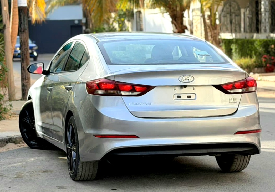 HYUNDAI ELANTRA 2017 ESSENCE AUTOMATIQUE
