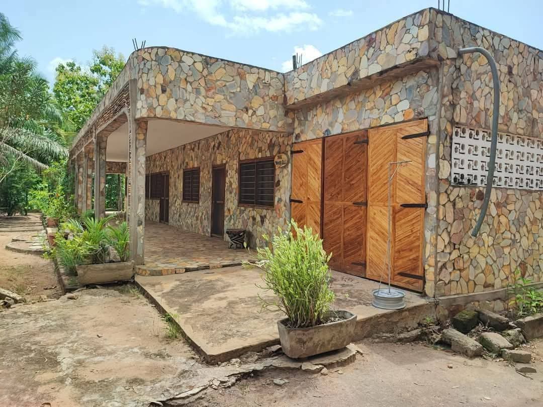 VENTE D'UNE GRANDE FERME AU TOGO