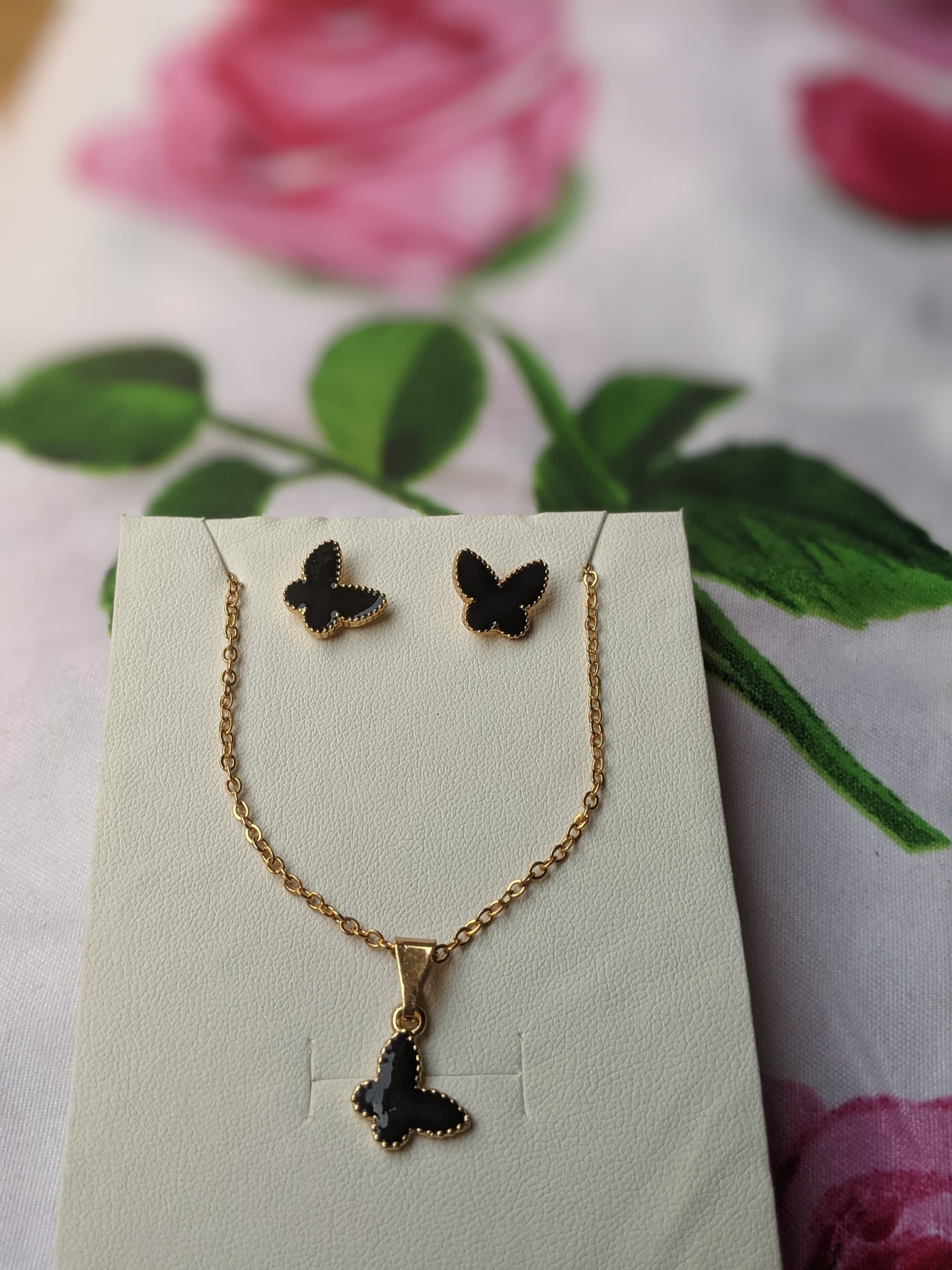 Ensemble de bijoux élégants pour femme Colliers boucles d’oreilles tendance