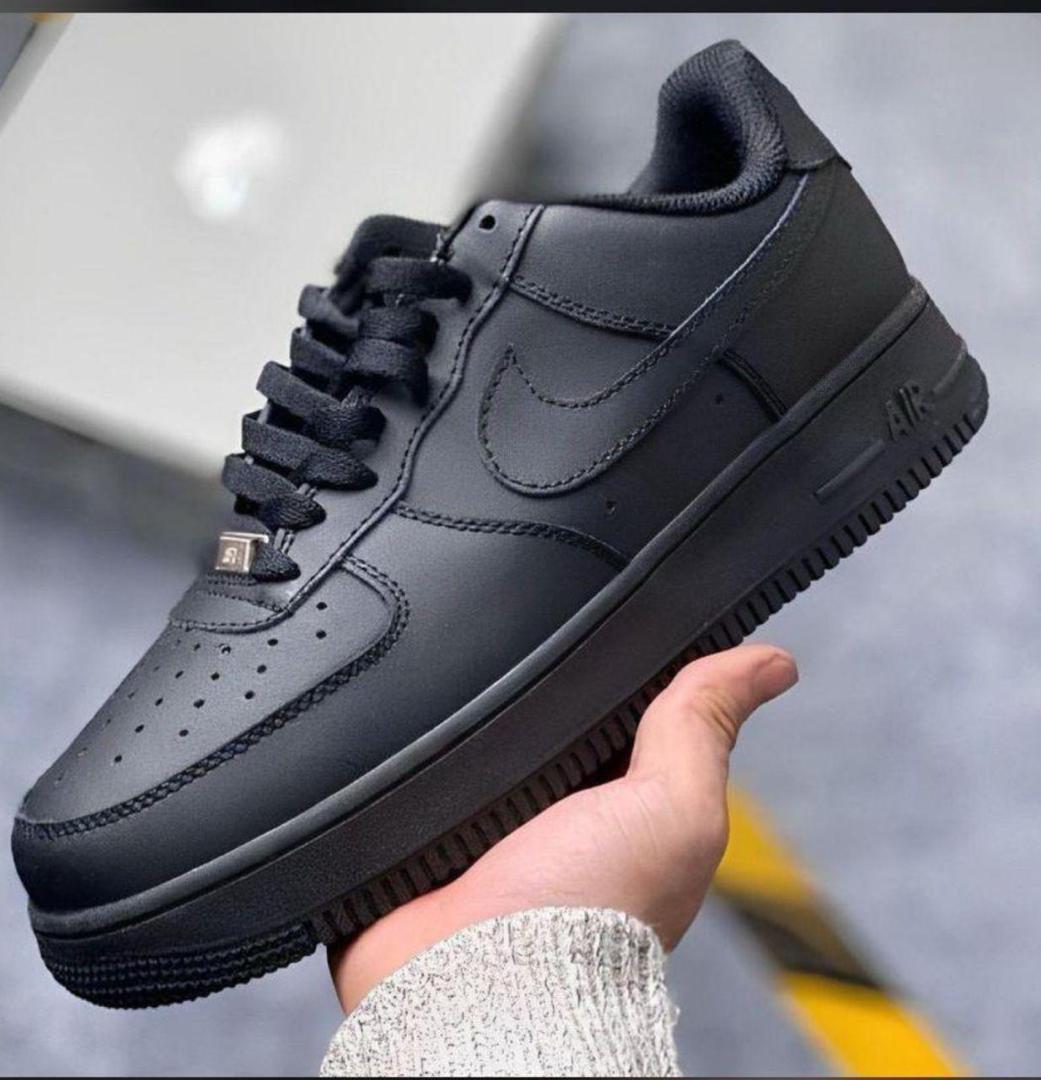 Nike Air Force 1 Noir à vendre à Dakar