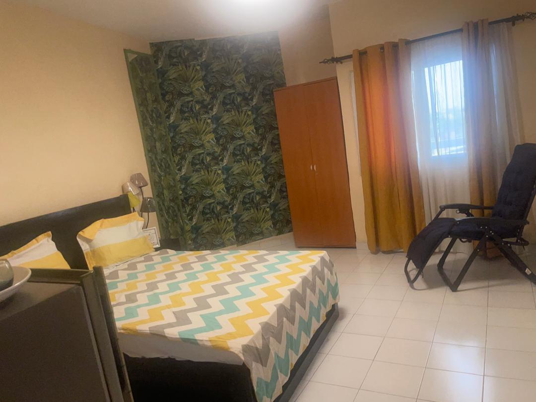 Chambre simple meublé à louer à Sahm Casino