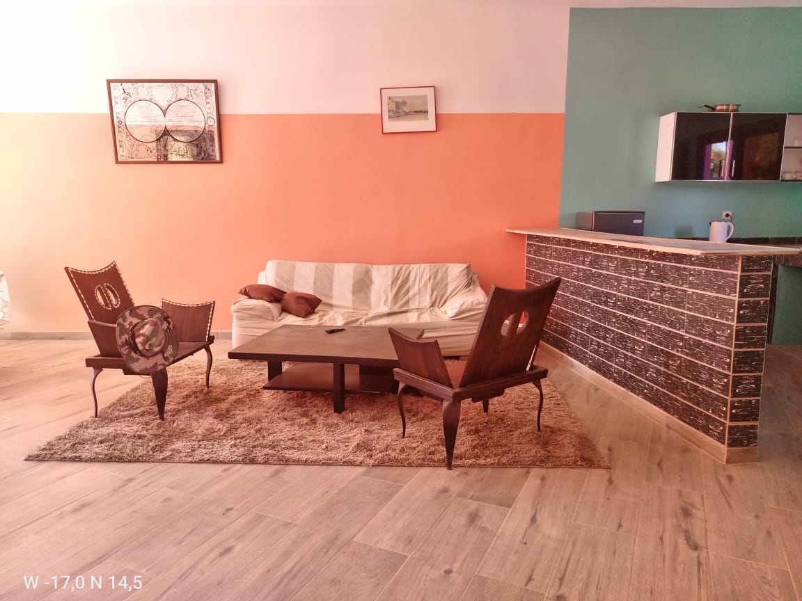 MAISON MEUBLÉE A VENDRE A NGAPAROU