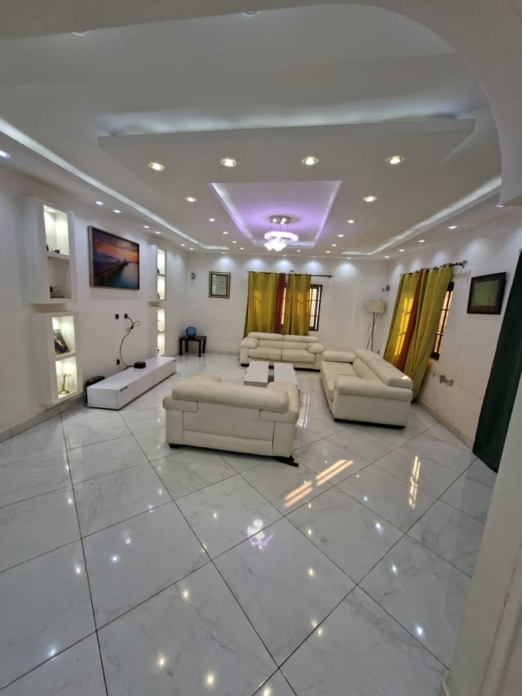 Villa 5 Chambres Autonomes à Vendre à Calavi Maria-Gléta – Bénin