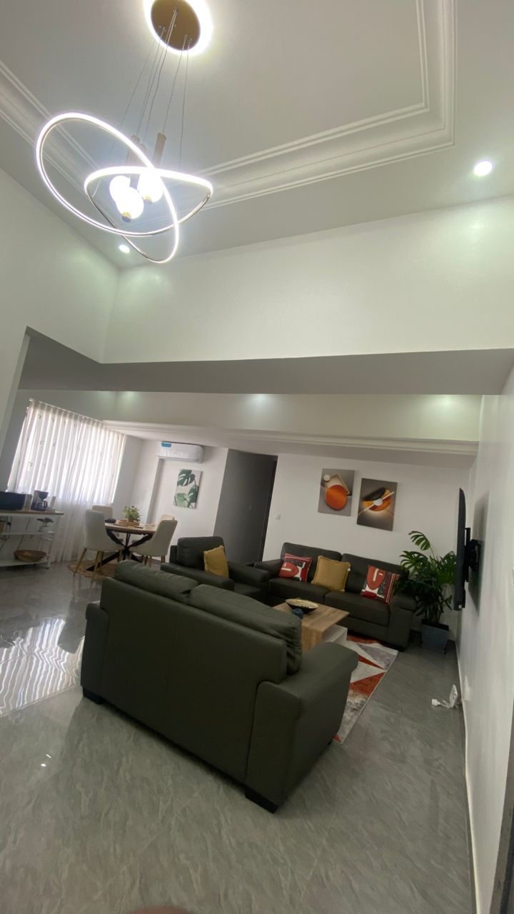 Appartement F3 meublé à louer au Point E