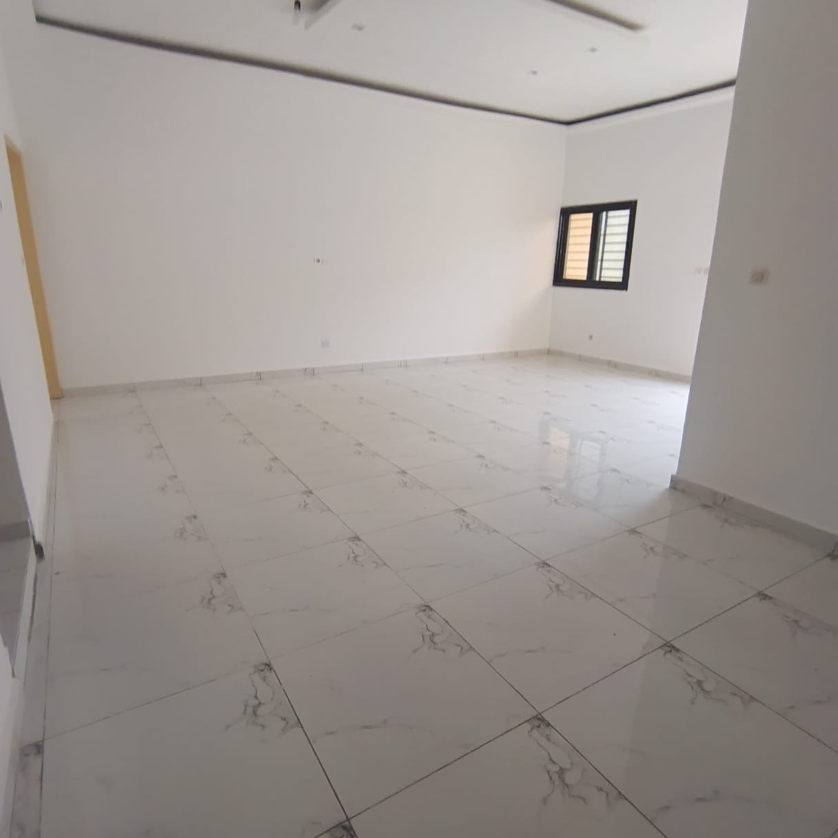 Villa Duplex 4 Pièces avec Garage à Vendre à Abidjan